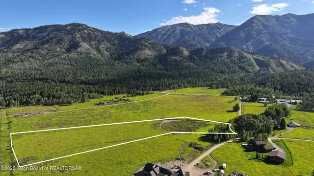 $2,125,000 | Lot 172 Palisades Creek, Alpine, WY 83128
