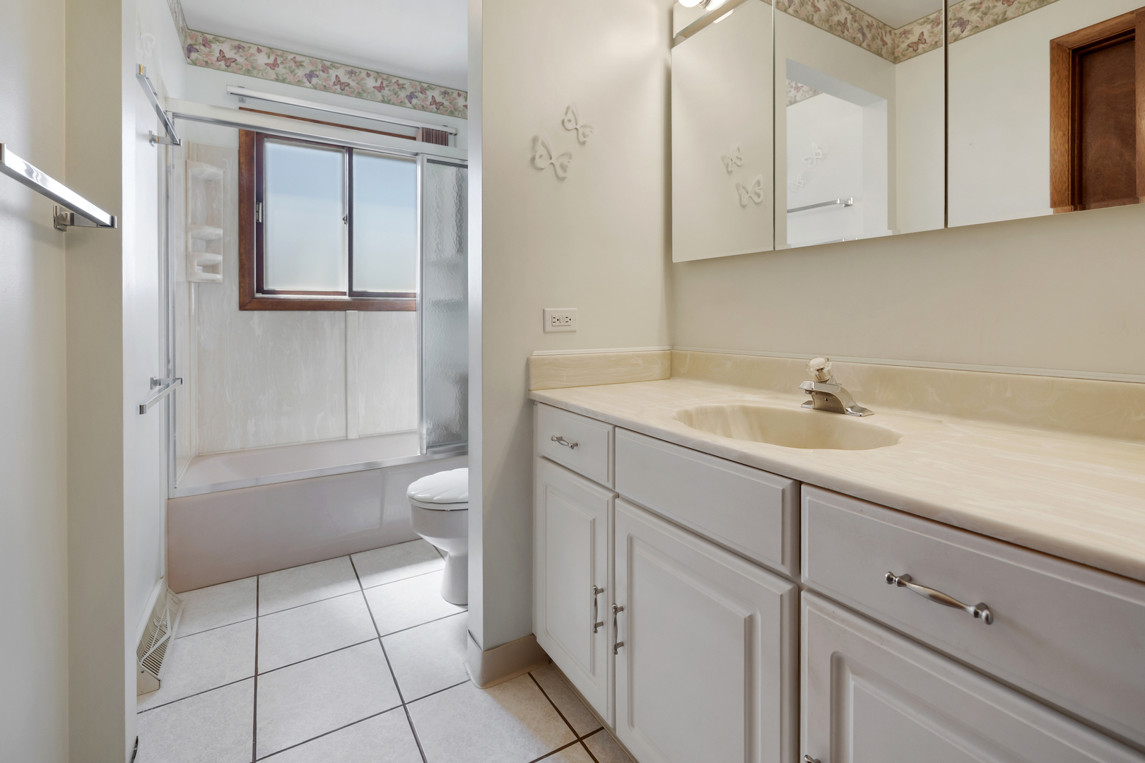 418 Lancers Drive Addison, IL 60101 - Photo 11 of 27