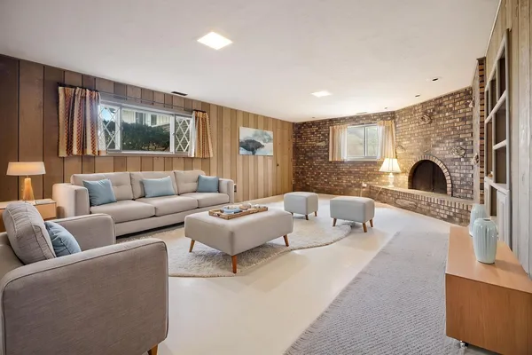 $439,900 | 418 Lancers Drive, Addison, IL 60101