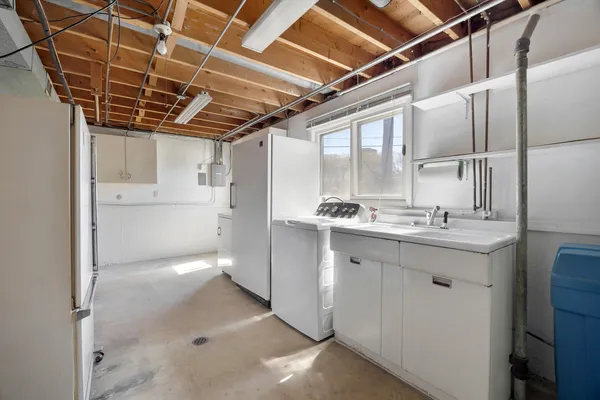 $439,900 | 418 Lancers Drive, Addison, IL 60101