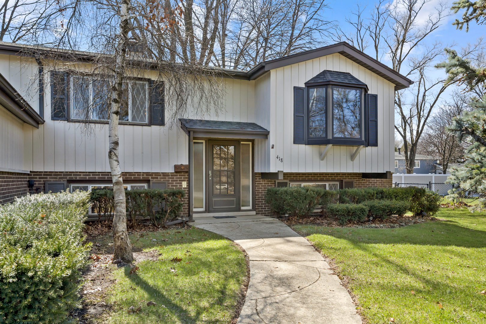 418 Lancers Drive Addison, IL 60101 - Photo 2 of 27