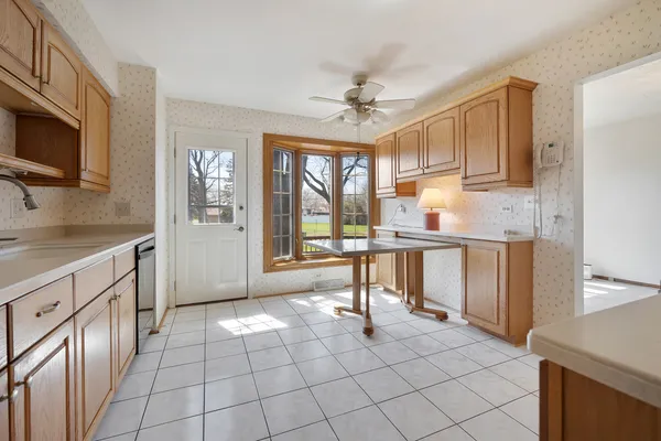 $439,900 | 418 Lancers Drive, Addison, IL 60101