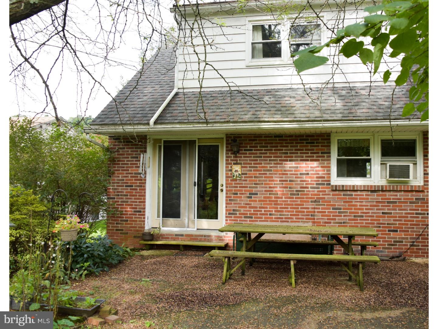 405 South Sterley Street Reading, PA 19607 - Photo 19 of 23