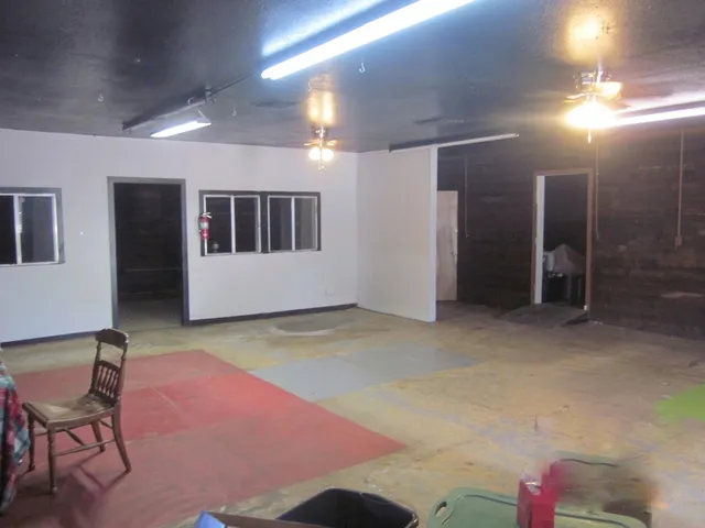 $250,000 | 300 Ave F Northeast, Childress, TX 79201