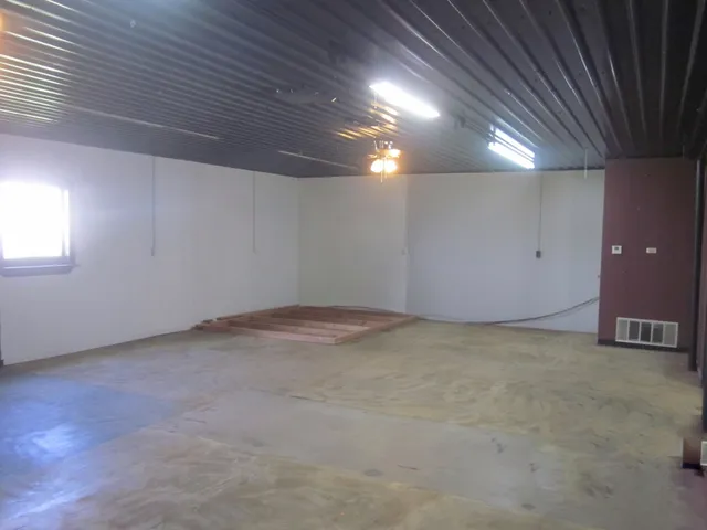 $250,000 | 300 Ave F Northeast, Childress, TX 79201