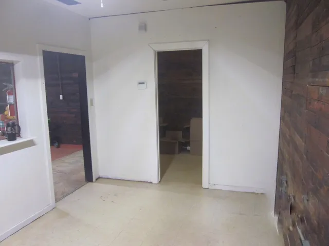 $250,000 | 300 Ave F Northeast, Childress, TX 79201