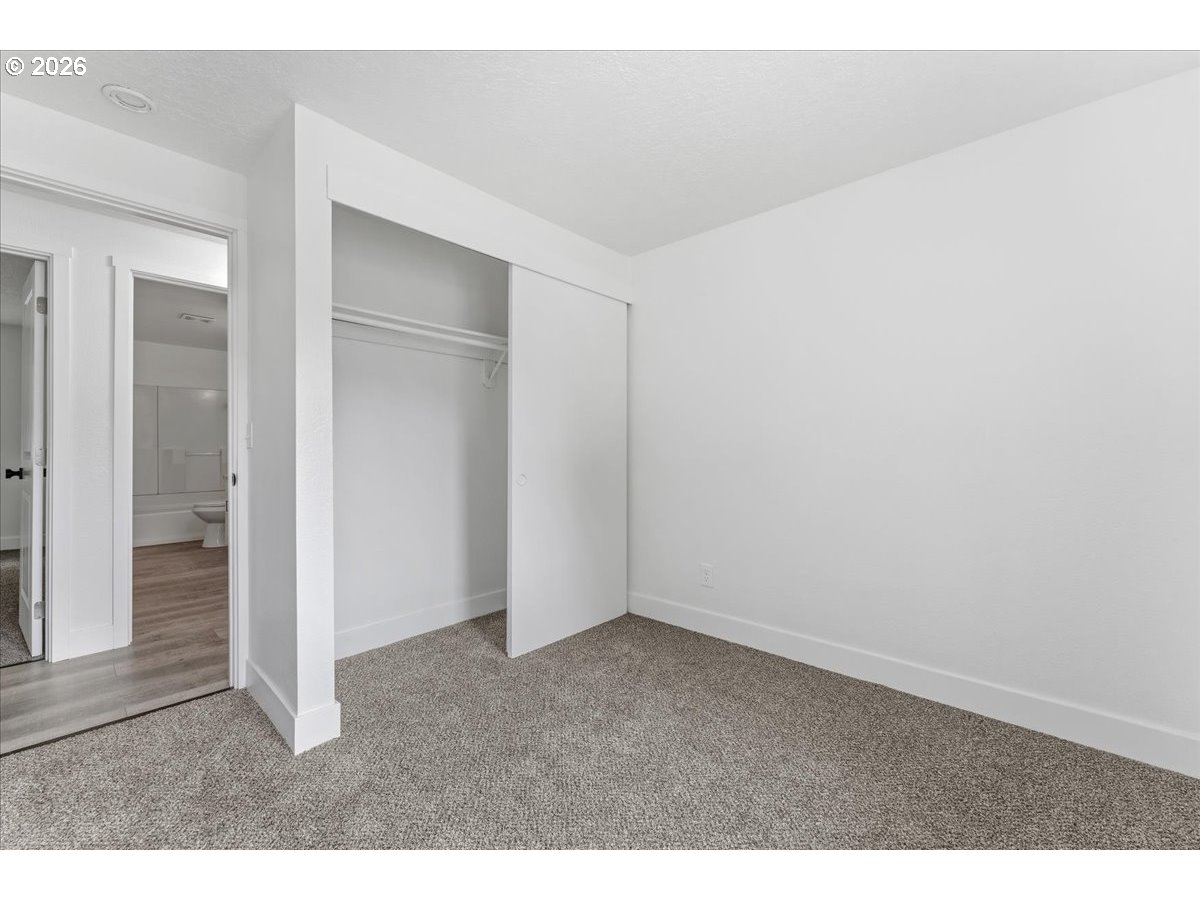 8970 Southwest Reiling Street Portland, OR 97224 - Photo 12 of 30