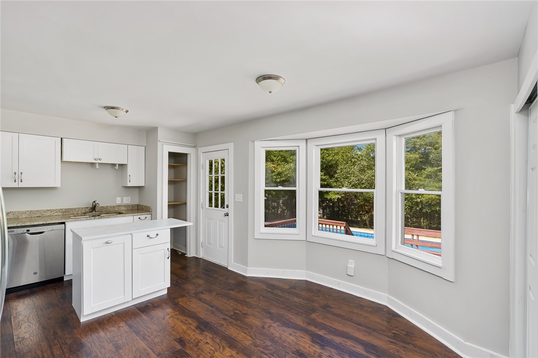 1407 Old Ivy Road Anderson, SC 29621 - Photo 11 of 30 Eat-in Kitchen
