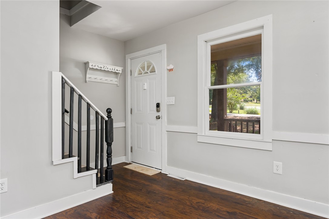 1407 Old Ivy Road Anderson, SC 29621 - Photo 6 of 30 Entryway