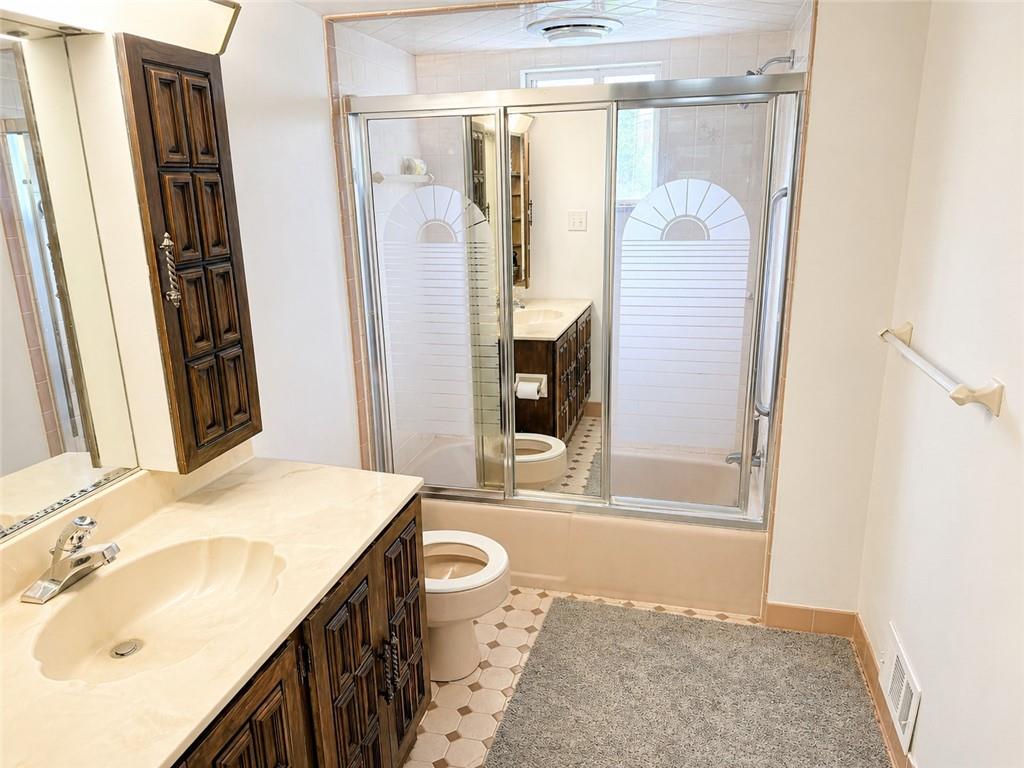 2420 Patterson Street Pittsburgh, PA 15203 - Photo 8 of 17