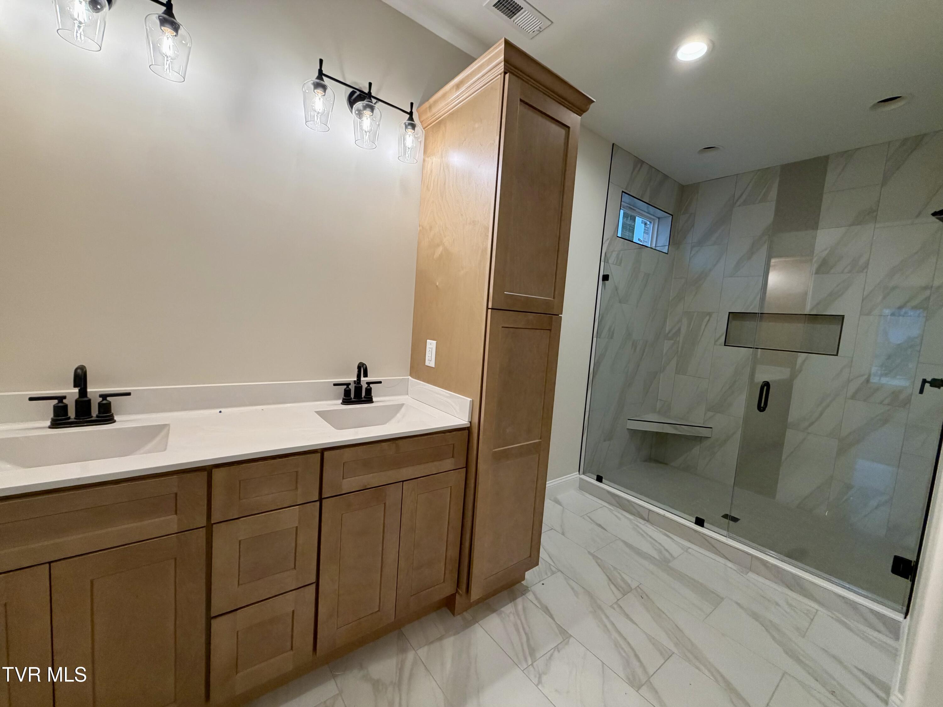 1207 Brown Road Erwin, TN 37650 - Photo 11 of 18 IMG_0778