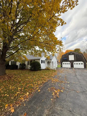 $299,900 | 158 Clinton Avenue, Winslow, ME 04901