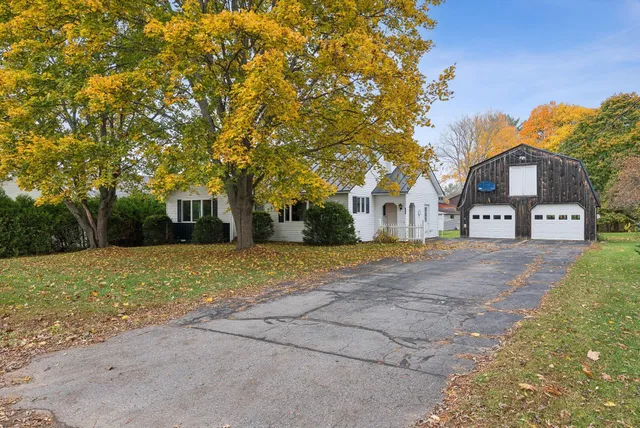 $299,900 | 158 Clinton Avenue, Winslow, ME 04901