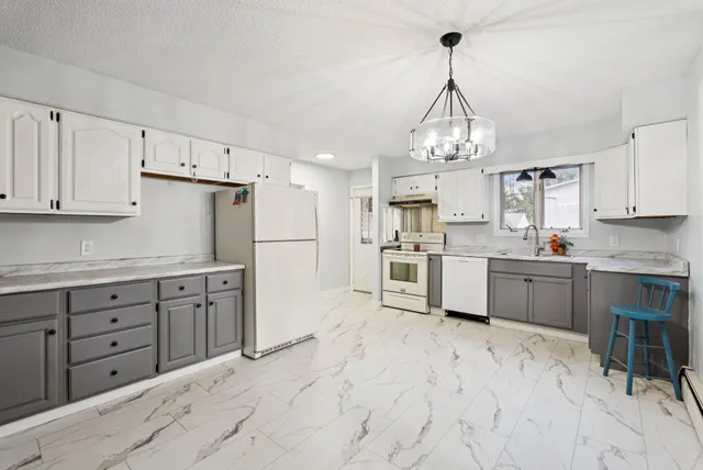 $299,900 | 158 Clinton Avenue, Winslow, ME 04901