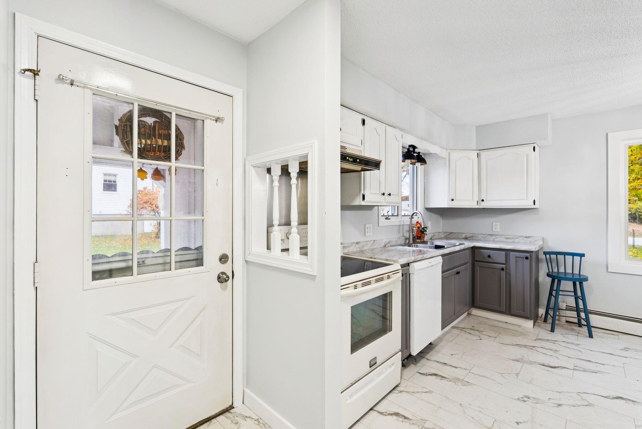 158 Clinton Avenue Winslow, ME 04901 - Photo 7 of 29 10_DSC05423