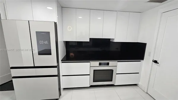 $5,000 | 1861 Northwest N River Drive, Unit 11, Miami, FL 33125