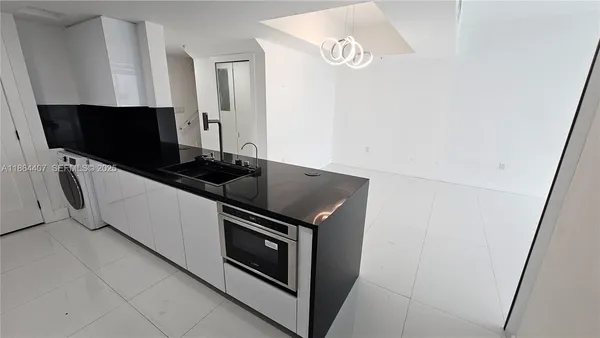 $5,000 | 1861 Northwest N River Drive, Unit 11, Miami, FL 33125