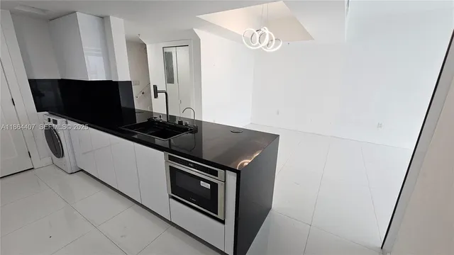 $5,000 | 1861 Northwest N River Drive, Unit 11, Miami, FL 33125