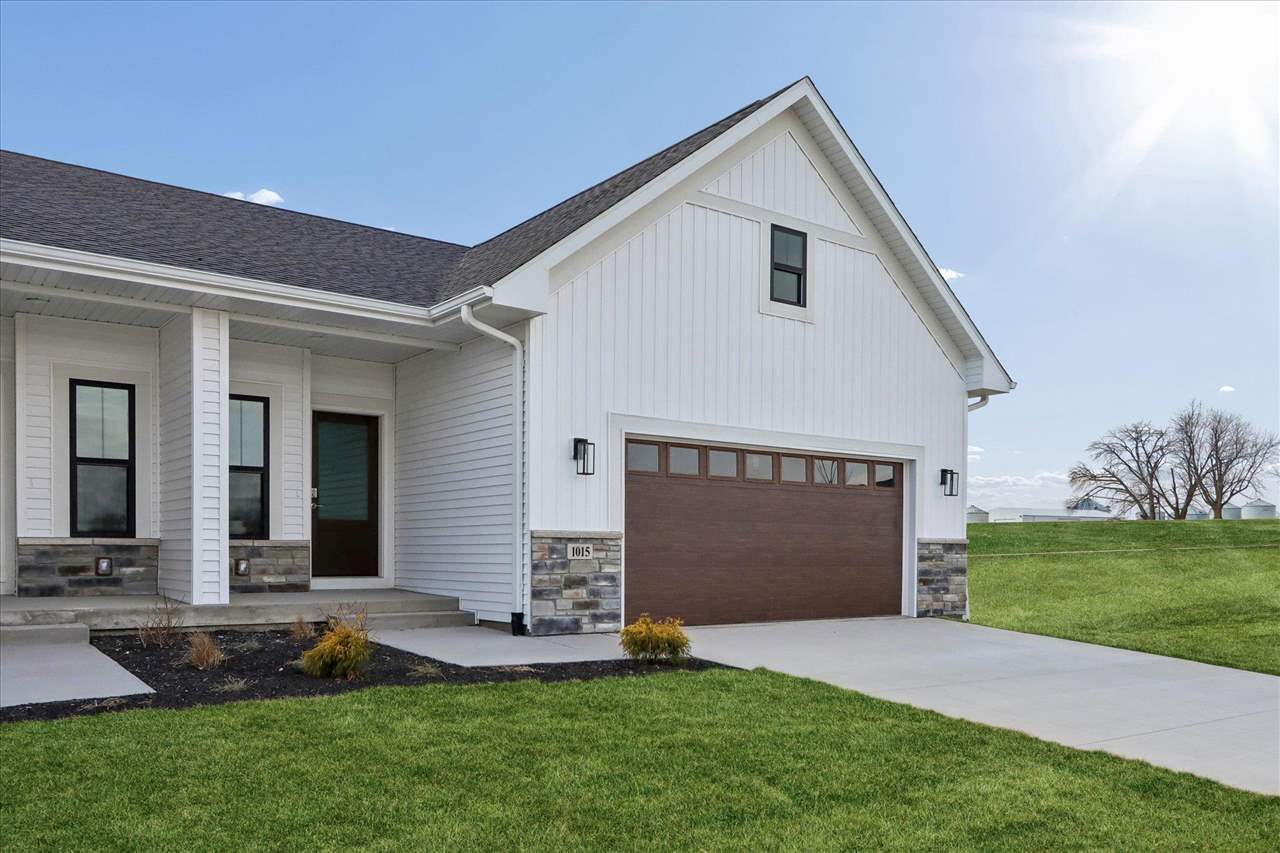 1015 Highland Trail Solon, IA 52333 - Photo 1 of 41 Gallery Image 1