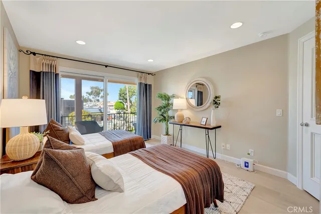 $12,000 | 509 West Balboa Boulevard, Newport Beach, CA 92661