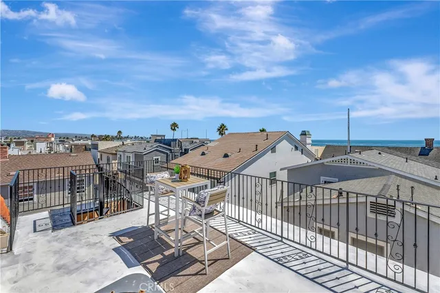 $12,000 | 509 West Balboa Boulevard, Newport Beach, CA 92661