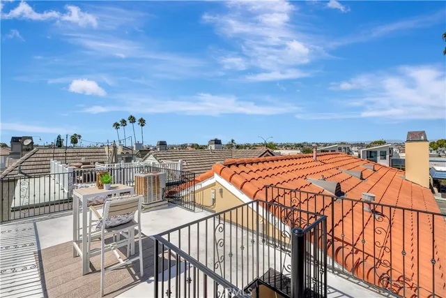 $12,000 | 509 West Balboa Boulevard, Newport Beach, CA 92661
