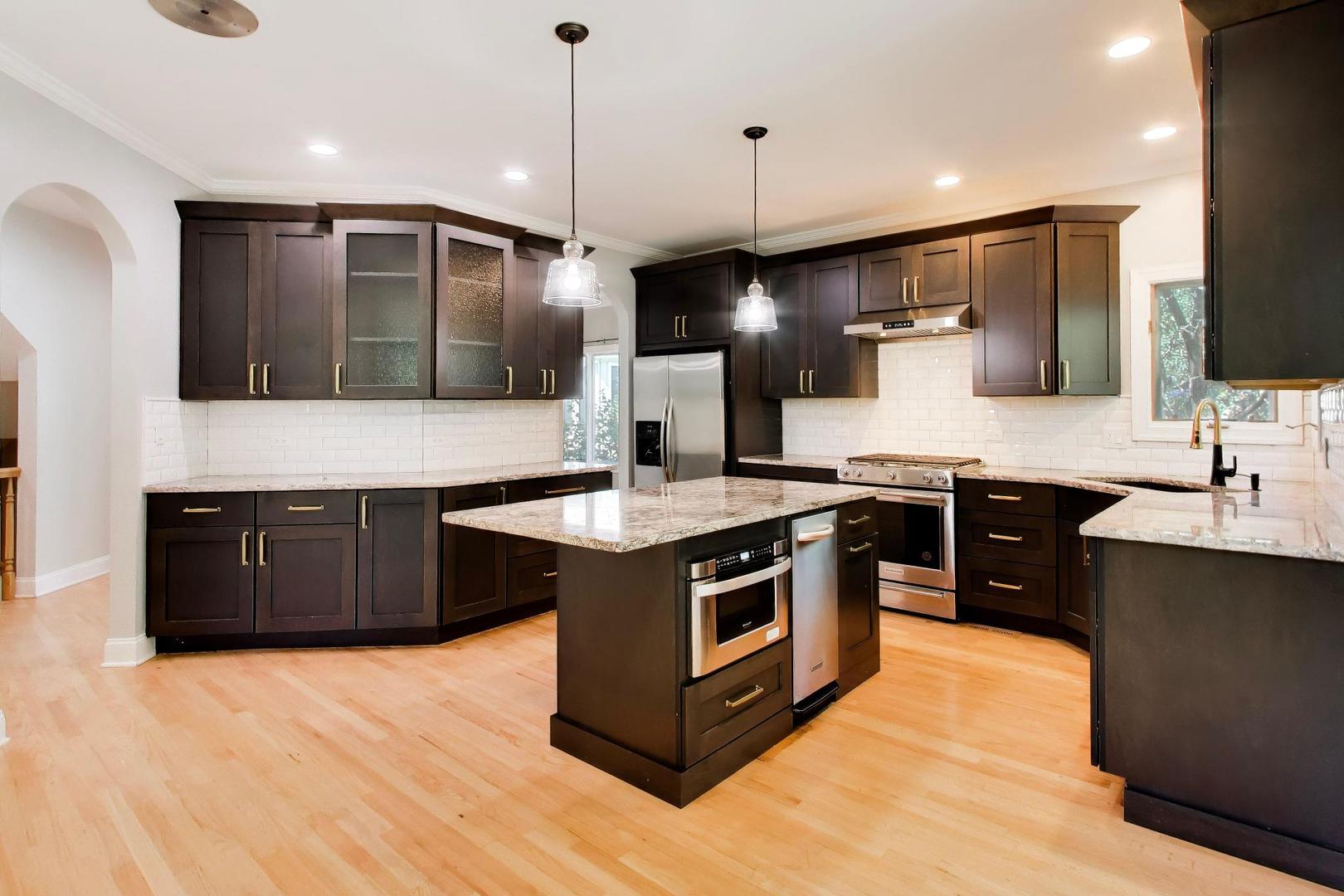 1111 Compass Court Naperville, IL 60540 - Photo 11 of 48