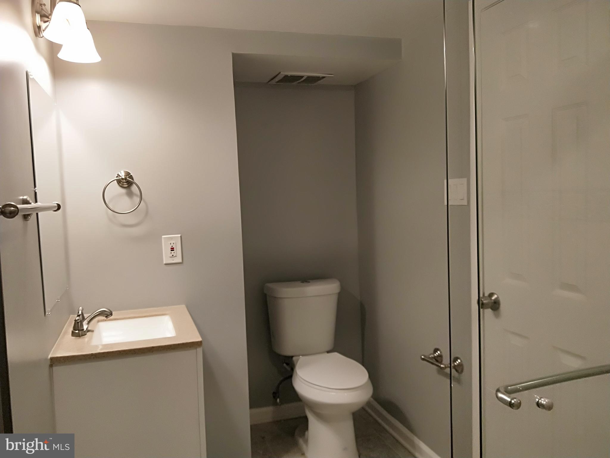 35 Rye Court Gaithersburg, MD 20878 - Photo 25 of 28 Bath