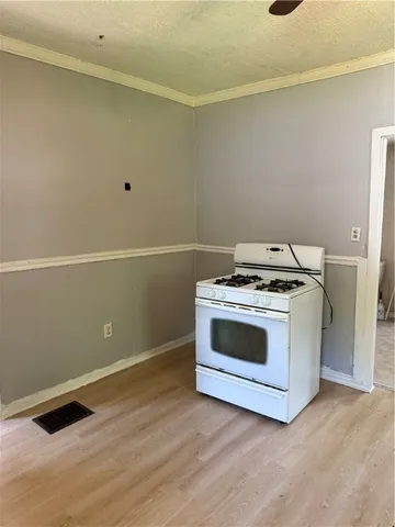 $1,700 | 760 Maple Street, Rochester, NY 14611