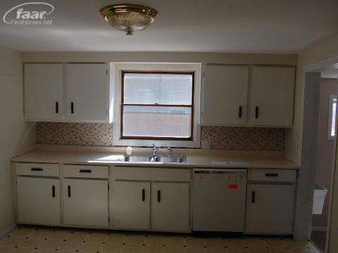 4106 Risedorph Street Burton, MI 48509 - Photo 10 of 19 20131454-9.JPG