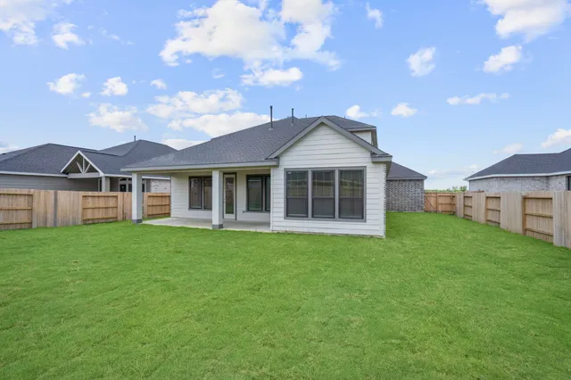 $408,000 | 116 Black Hickory Drive, Hempstead, TX 77445