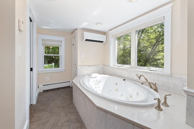 $549,000 | 1043 Main Street, Sunapee, NH 03782