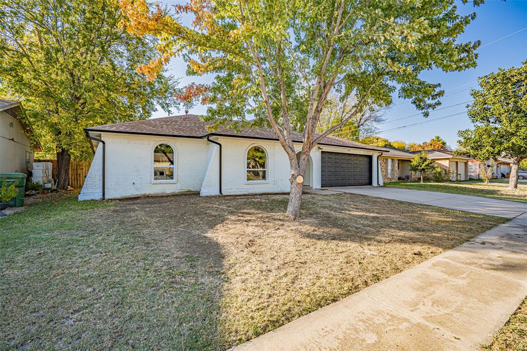 6901 Bennington Drive Watauga, TX 76148 - Photo 3 of 36 a house with a outdoor space