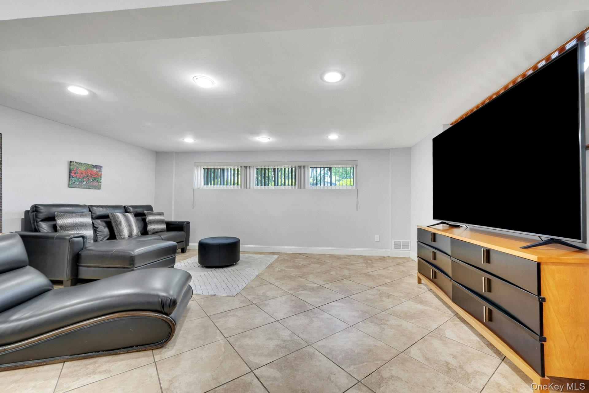 101 Windsor Ovl New Rochelle, NY 10805 - Photo 19 of 48