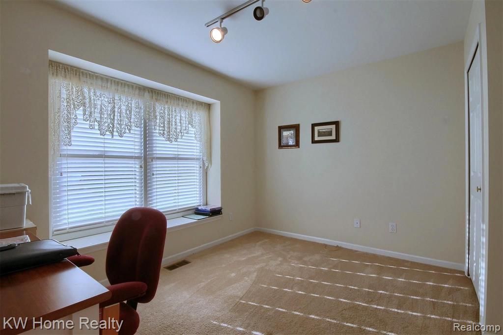 22441 Timber Ridge Court Woodhaven, MI 48183 - Photo 18 of 29
