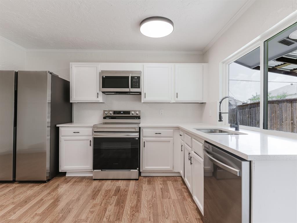 5920 Maple Lane Rowlett, TX 75089 - Photo 2 of 16