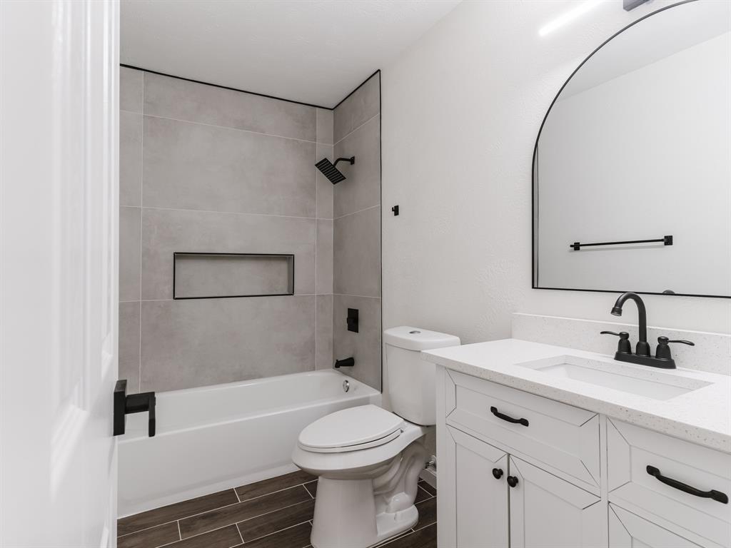 5920 Maple Lane Rowlett, TX 75089 - Photo 7 of 16