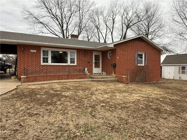 $199,000 | 2102 Franklin Avenue, Lexington, MO 64067