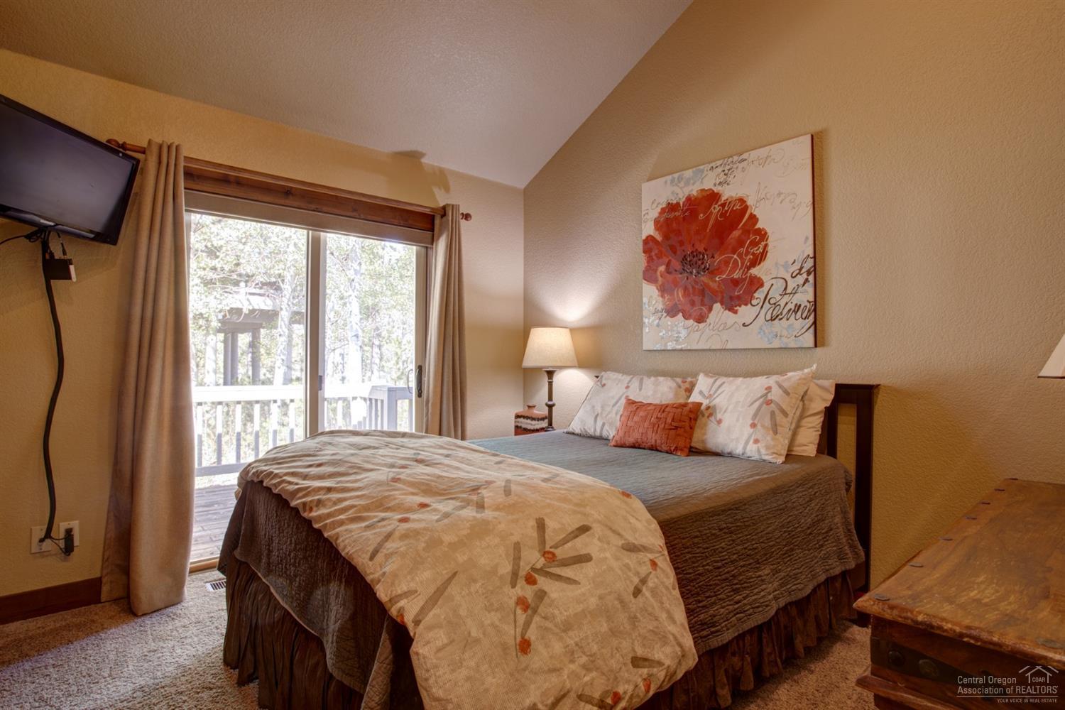 18199 Oregon Loop Sunriver, OR 97707 - Photo 14 of 25 Additional Photo
