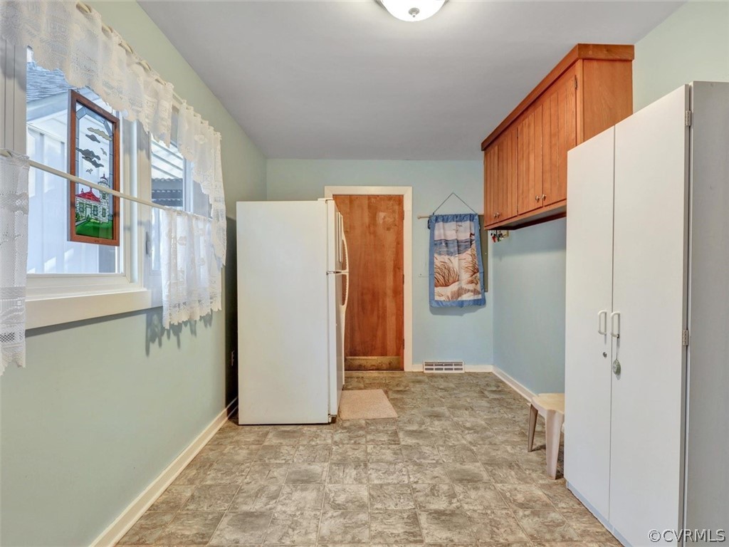 3822 Timber Ridge Road Midlothian, VA 23112 - Photo 15 of 38 a view of an empty room with a window