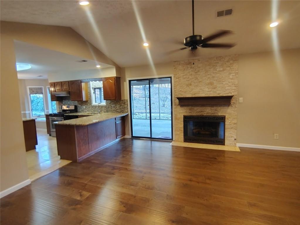 309 Pickett's Crossing Acworth, GA 30101 - Photo 3 of 21