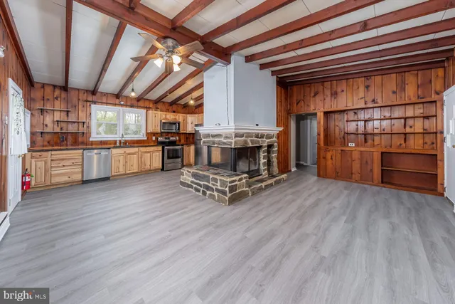 a view of a storage & utility room