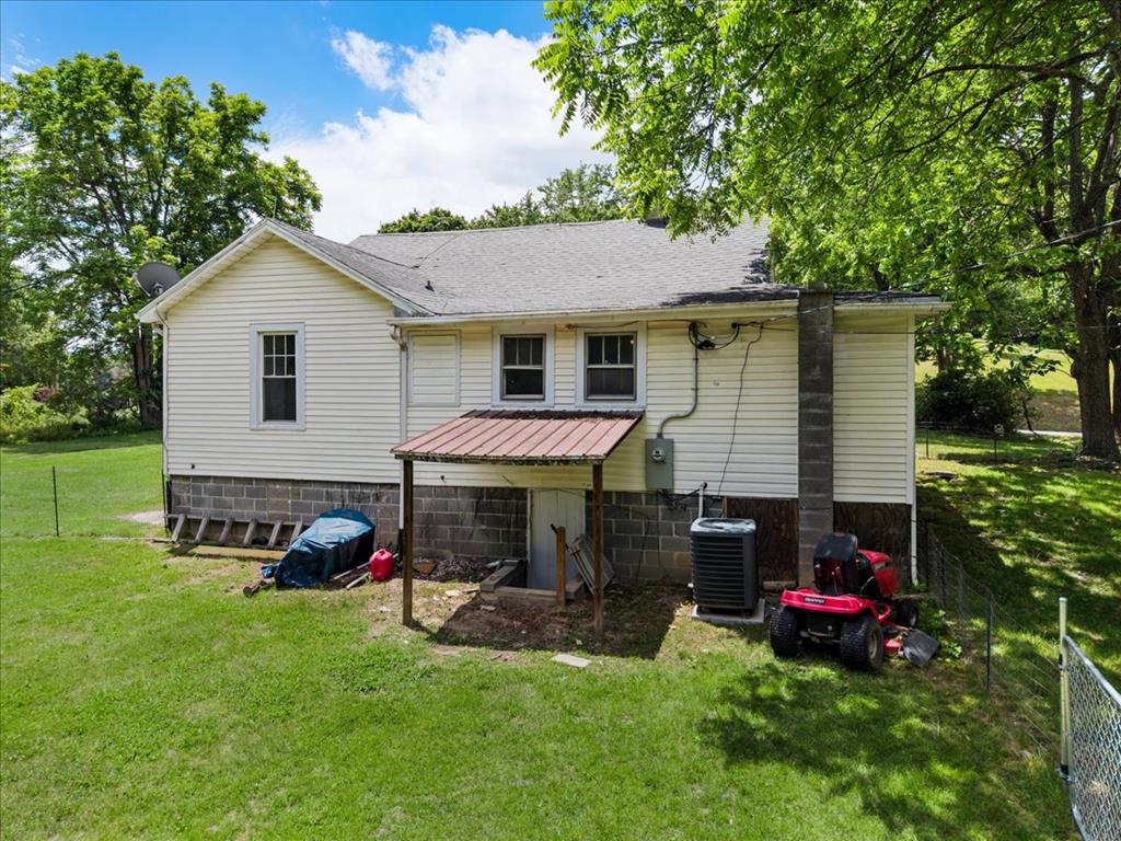 310 Ivanhoe Road Max Meadows, VA 24360 - Photo 34 of 56 Gallery Image 34
