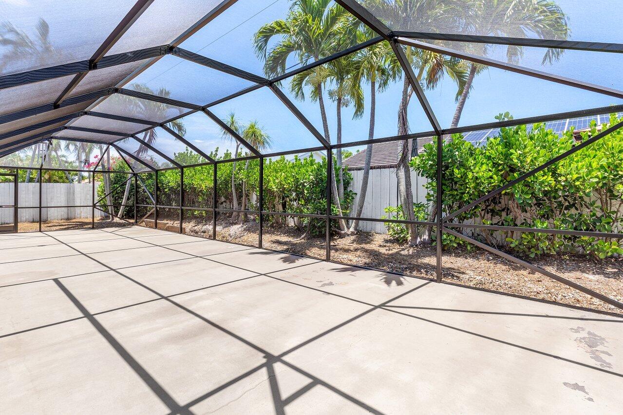 7800 Texas Trail Boca Raton, FL 33487 - Photo 26 of 33 a outdoor view of a house