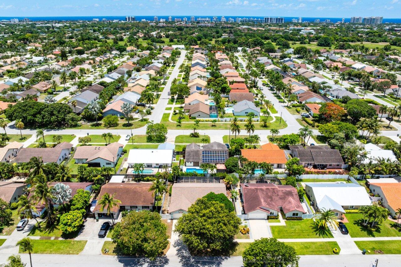 7800 Texas Trail Boca Raton, FL 33487 - Photo 29 of 33 a view of a city