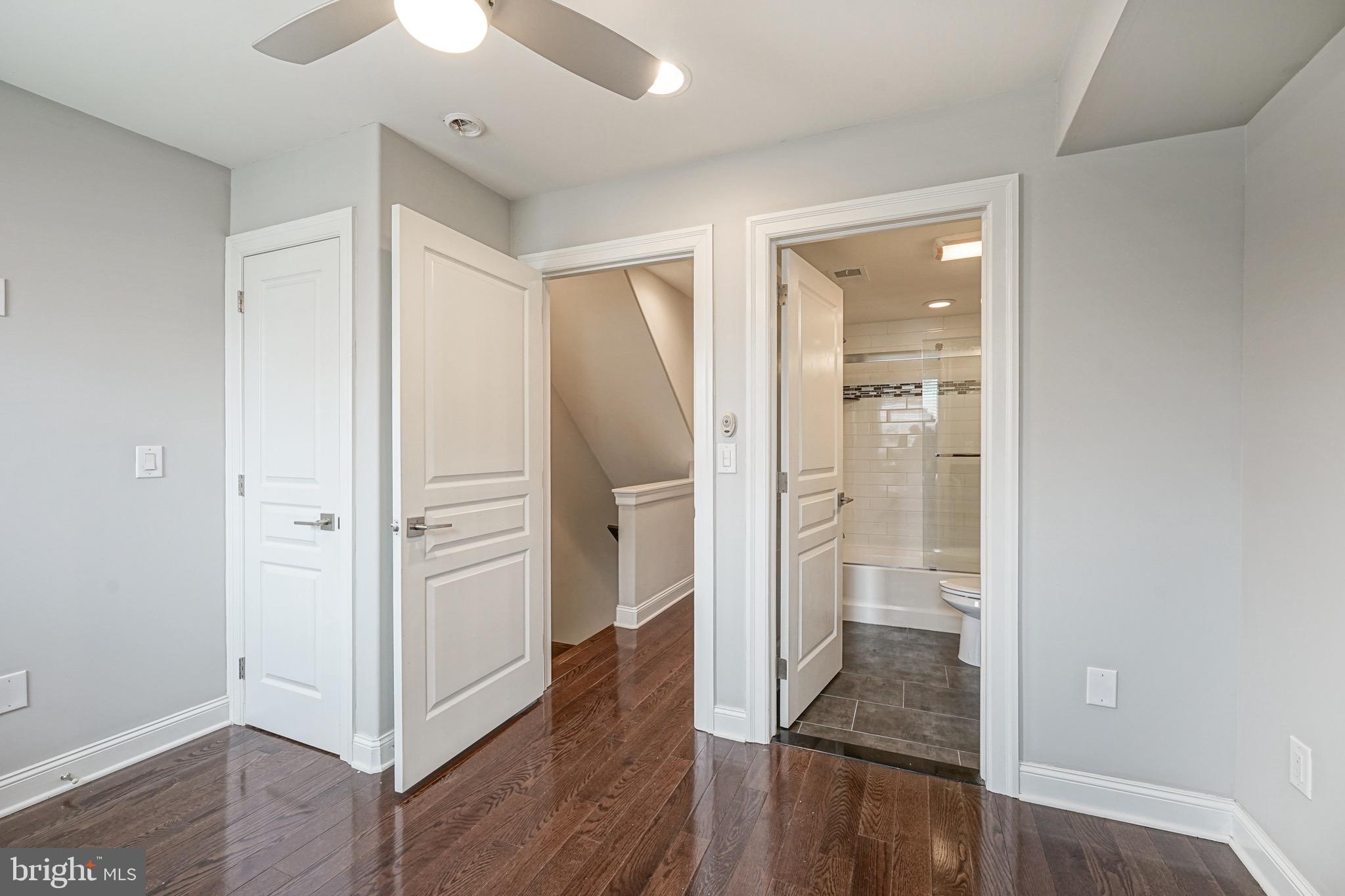 509 Mercy Street Philadelphia, PA 19148 - Photo 12 of 26 2nd Floor Back Bedroom w/ Jack/Jill Bathroom