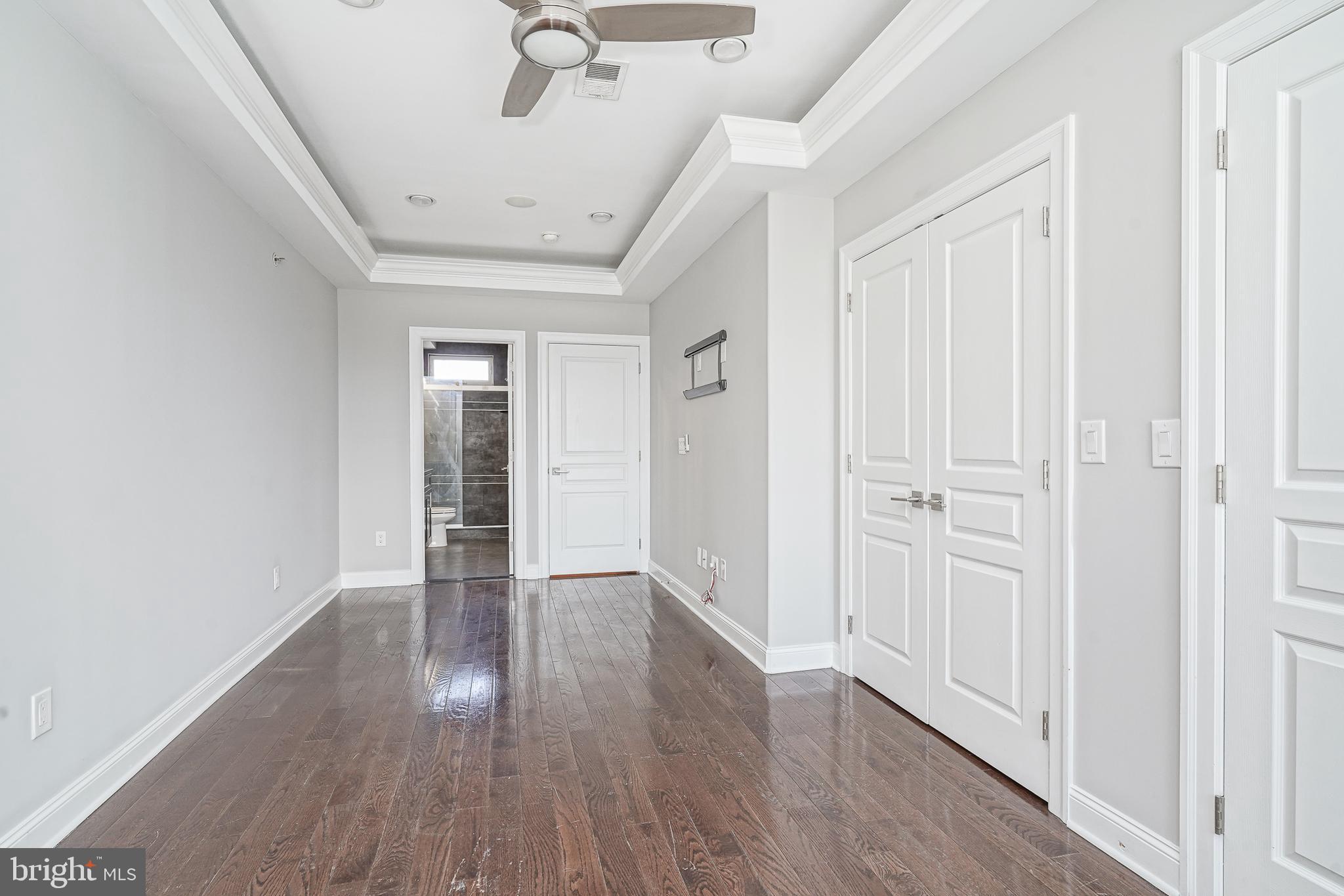 509 Mercy Street Philadelphia, PA 19148 - Photo 17 of 26 3rd Floor Primary Suite