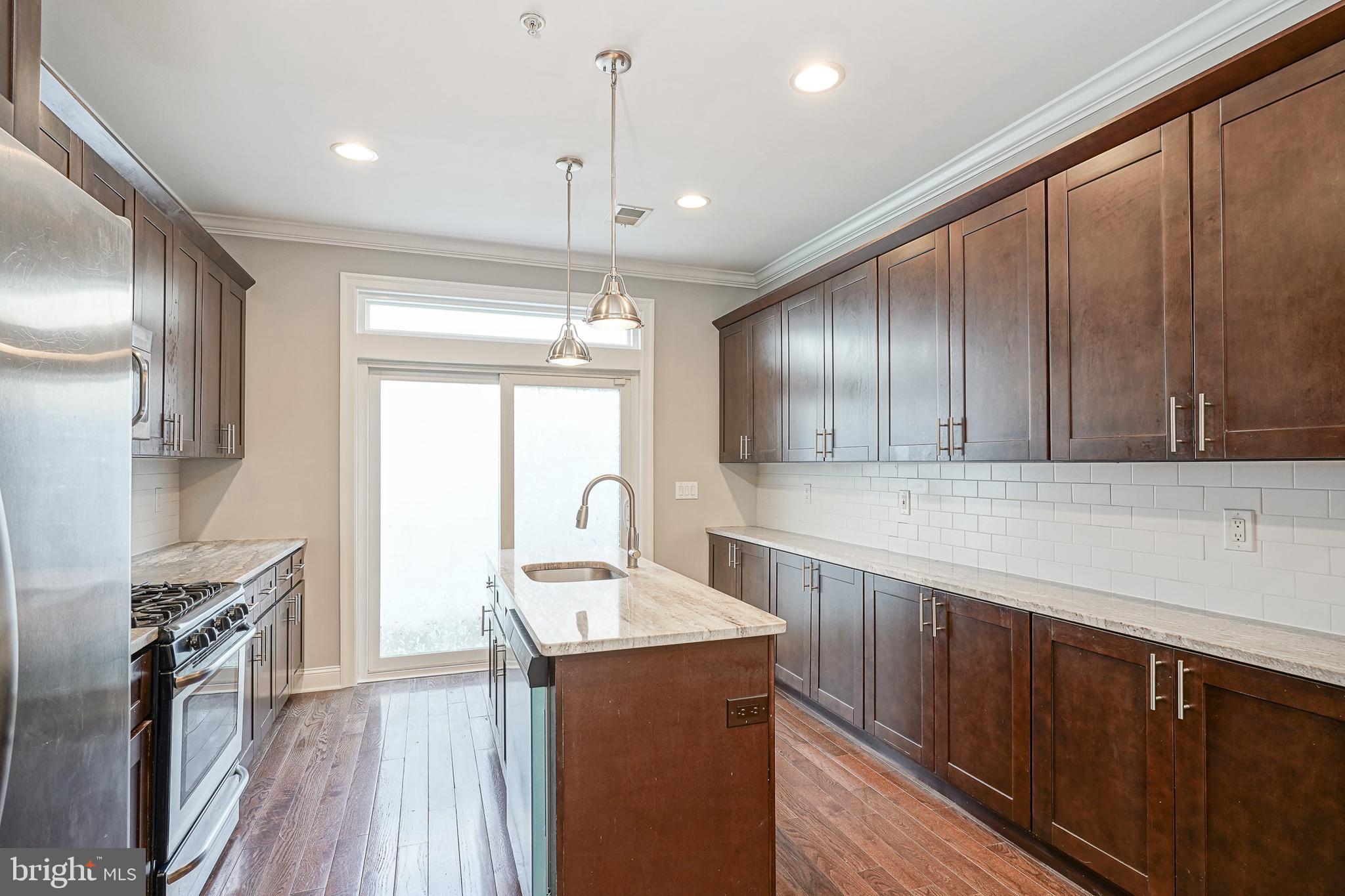 509 Mercy Street Philadelphia, PA 19148 - Photo 4 of 26 Kitchen