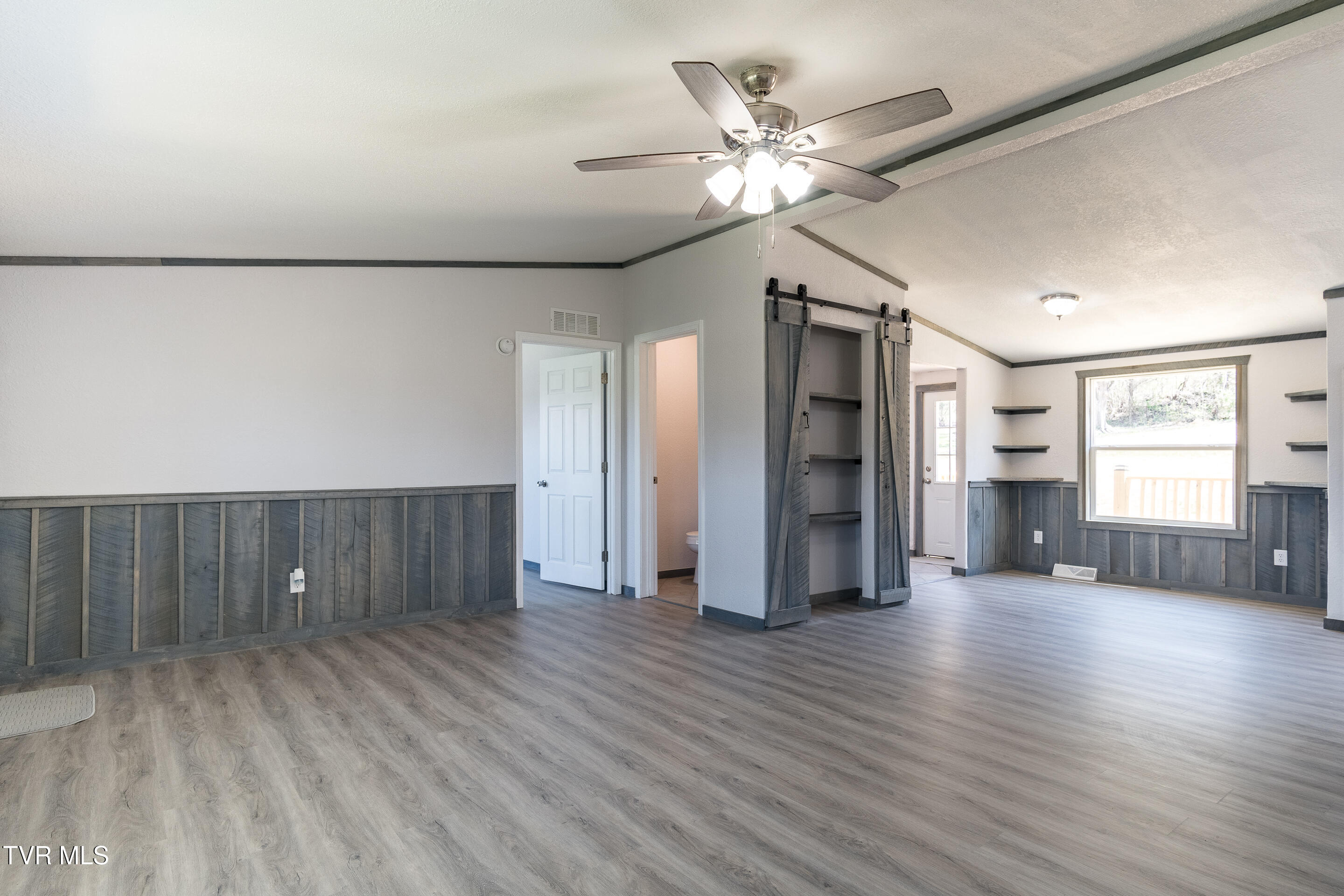 1400 West Pines Road Afton, TN 37616 - Photo 11 of 47 interior-2