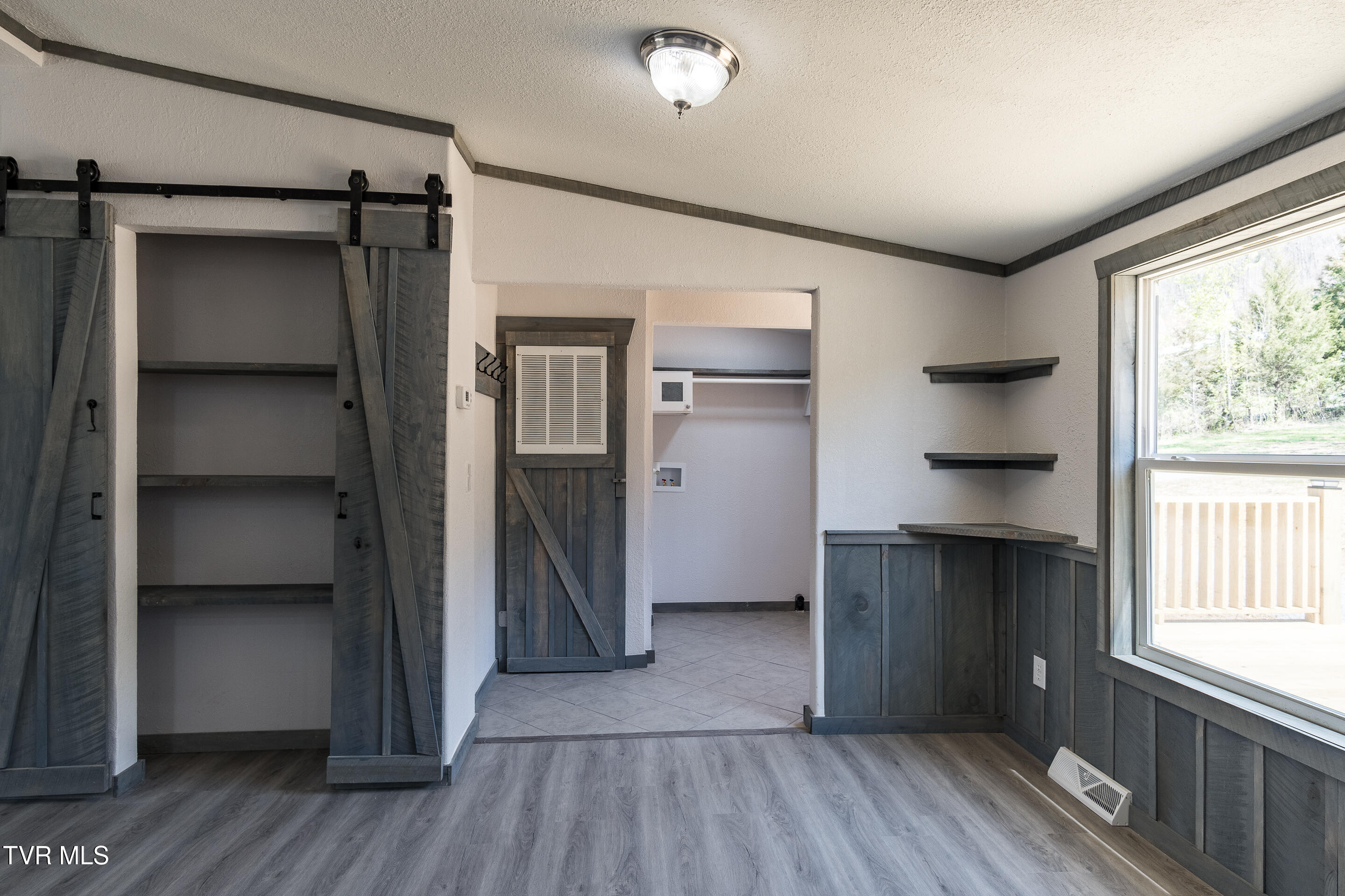 1400 West Pines Road Afton, TN 37616 - Photo 18 of 47 interior-10